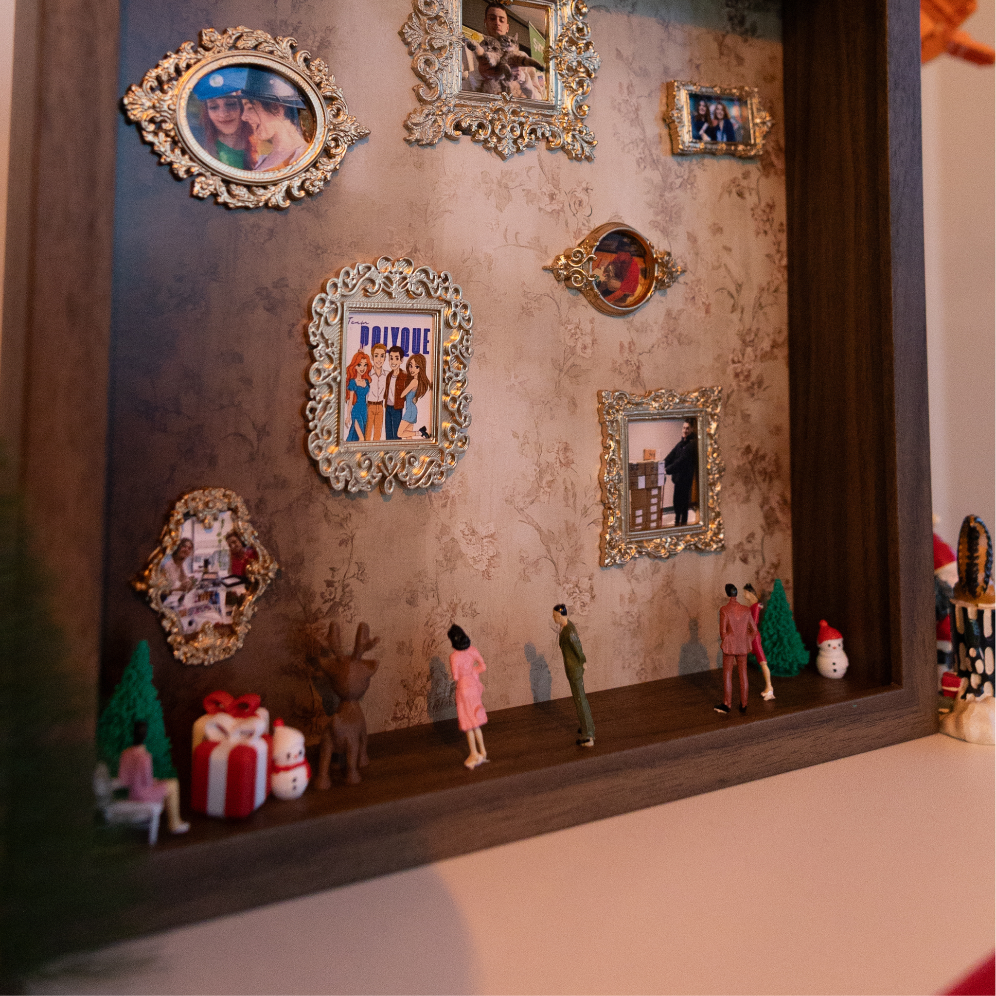 Kişiye Özel Yılbaşı Tablo (Museum of Us) Ikea Çerçeve