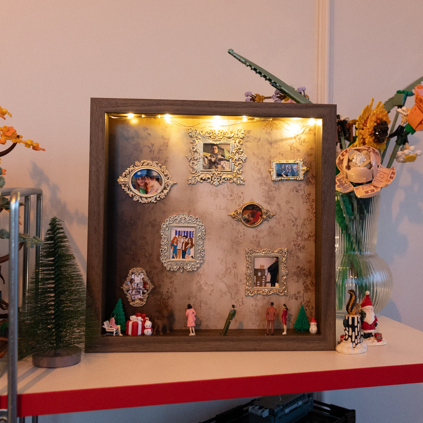 Kişiye Özel Yılbaşı Tablo (Museum of Us) Ikea Çerçeve